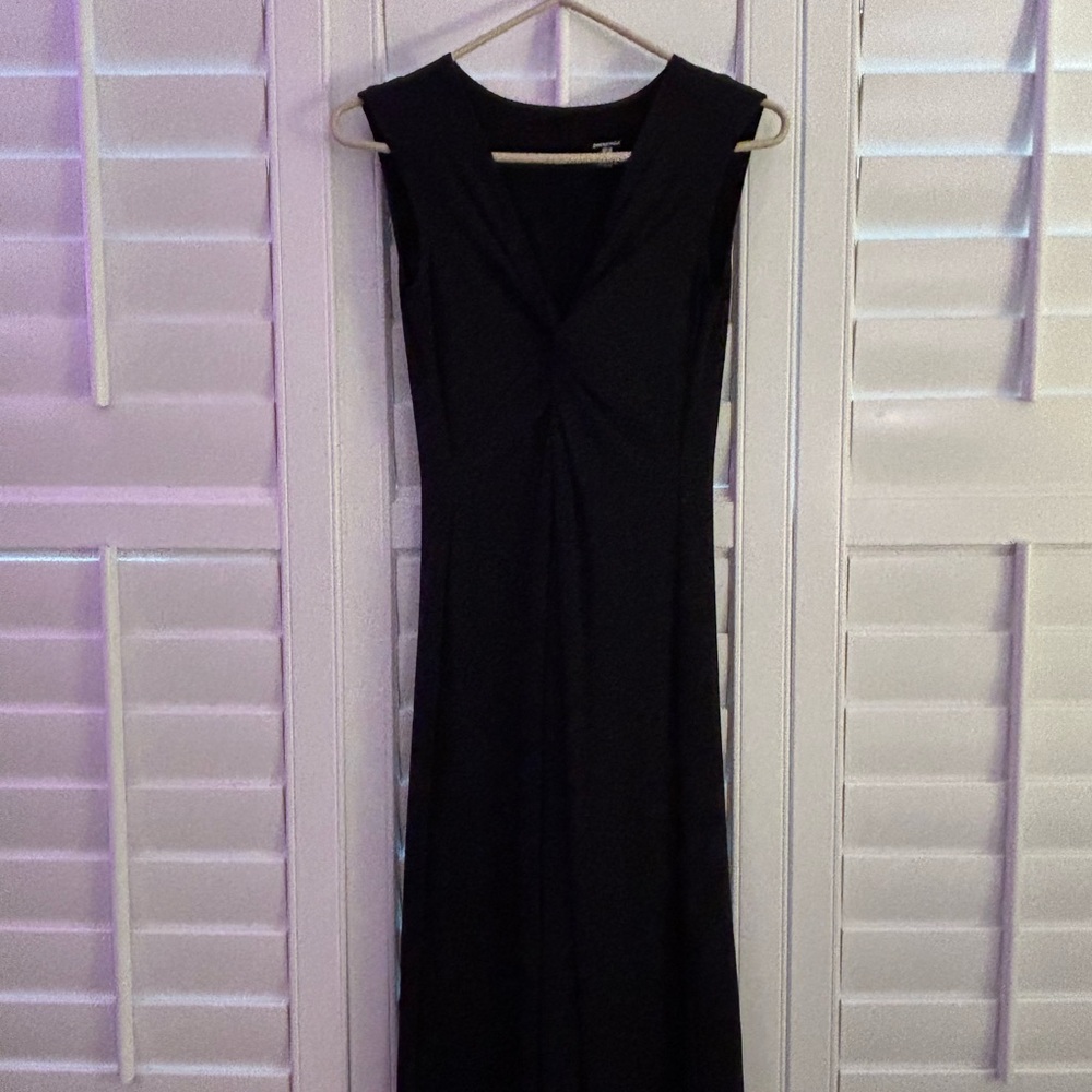 Patagonia Black Sleeveless V-Neck Sheath Maxi Dress